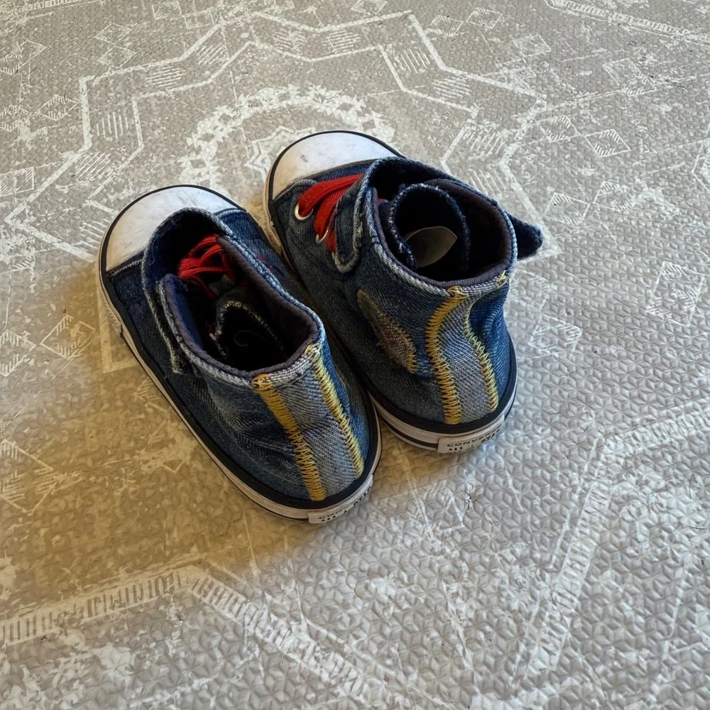 Converse Chuck Taylor High Top Infant Size 6 Blue Denim Red Laces